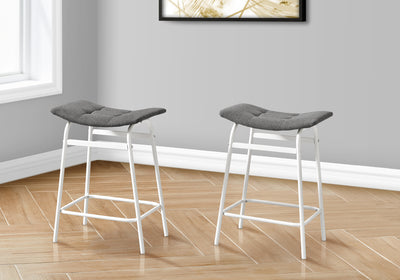 Lot de 2 tabourets de bar en tissu gris - Sièges de cuisine contemporains en métal blanc à hauteur de comptoir