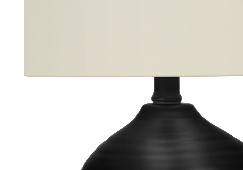 Lampe de table, 17"H, céramique noire, abat-jour ivoire/crème, style transitionnel