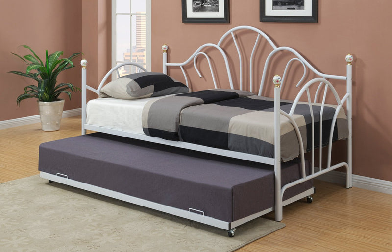 Stylish White Metal Peacock Day Bed with Trundle Option