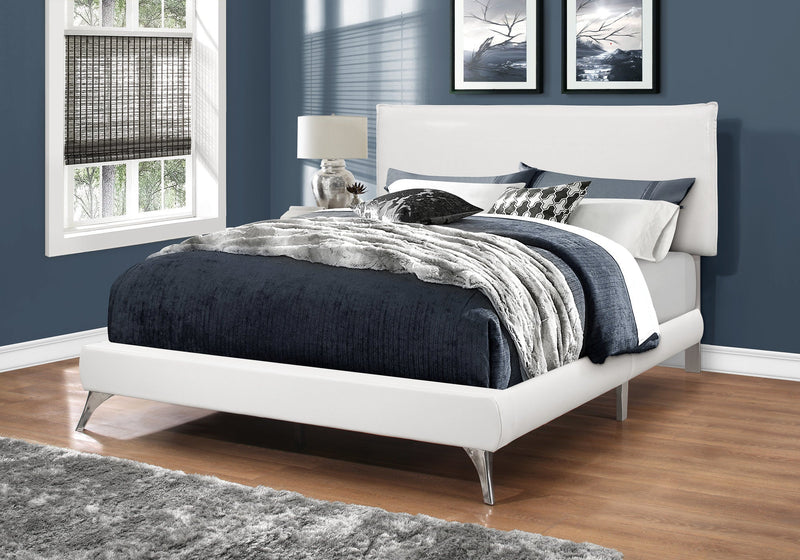 Bed - Queen Size / White Leather-Look With Chrome Legs - I 5953Q